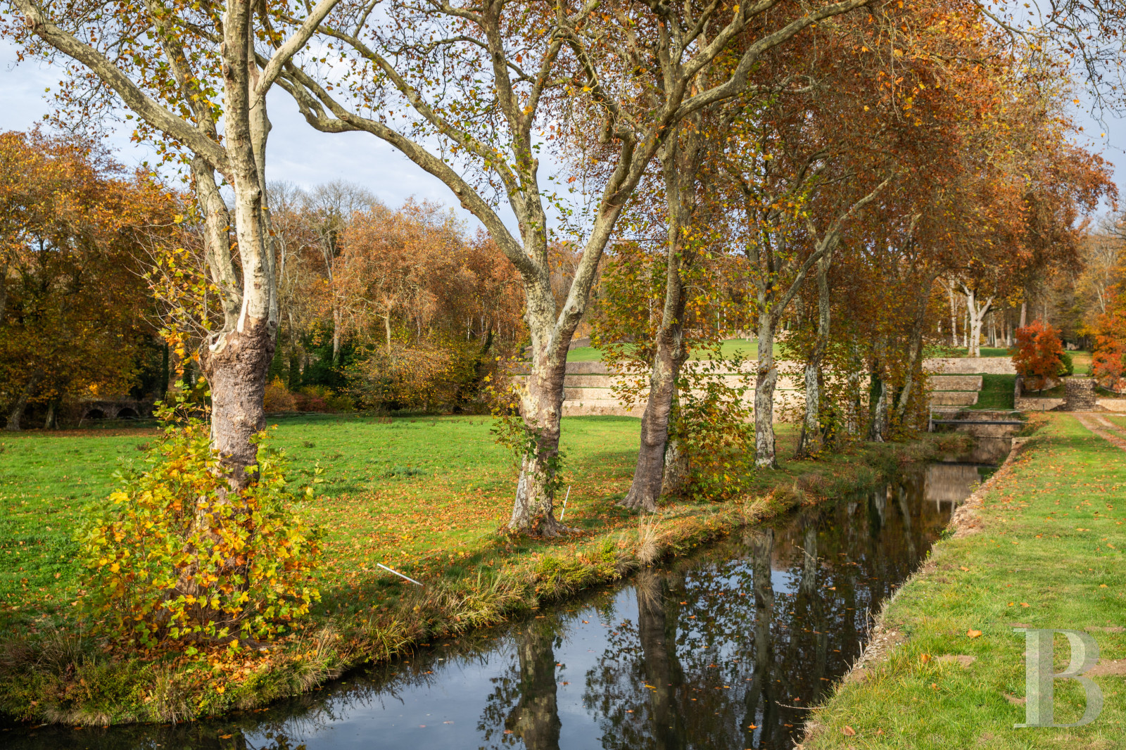 En Eure-et-Loire, à l’ouest de Chartres, un château du 17e dans un parc de 140 ha traversé par l’Eure - photo  n°37